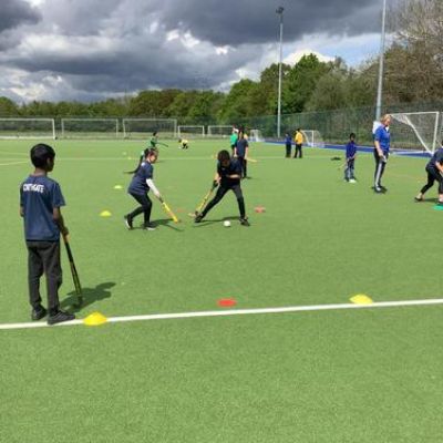Y4 Hockey at Hazelwick!